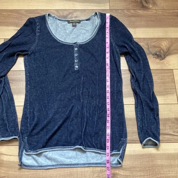 Tommy Bahama blue burnout lightweight henley sweater. Size S - Picture 4 of 6